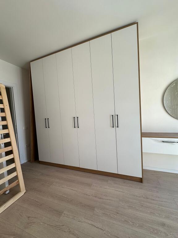 AFFITTASI 1+1 VICINO AL COMPLESSO MOLLA, NUOVO BOULEVARD MIGJENI ASTIR