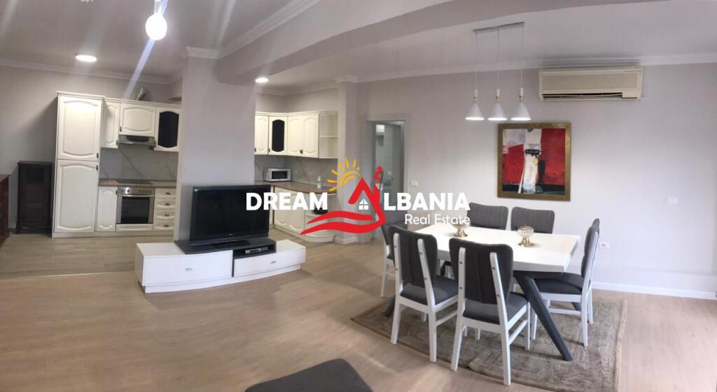 Appartamento 3+1 in affitto nella zona del centro vicino al ristorante Piazza a Tirana (ID 4231201)