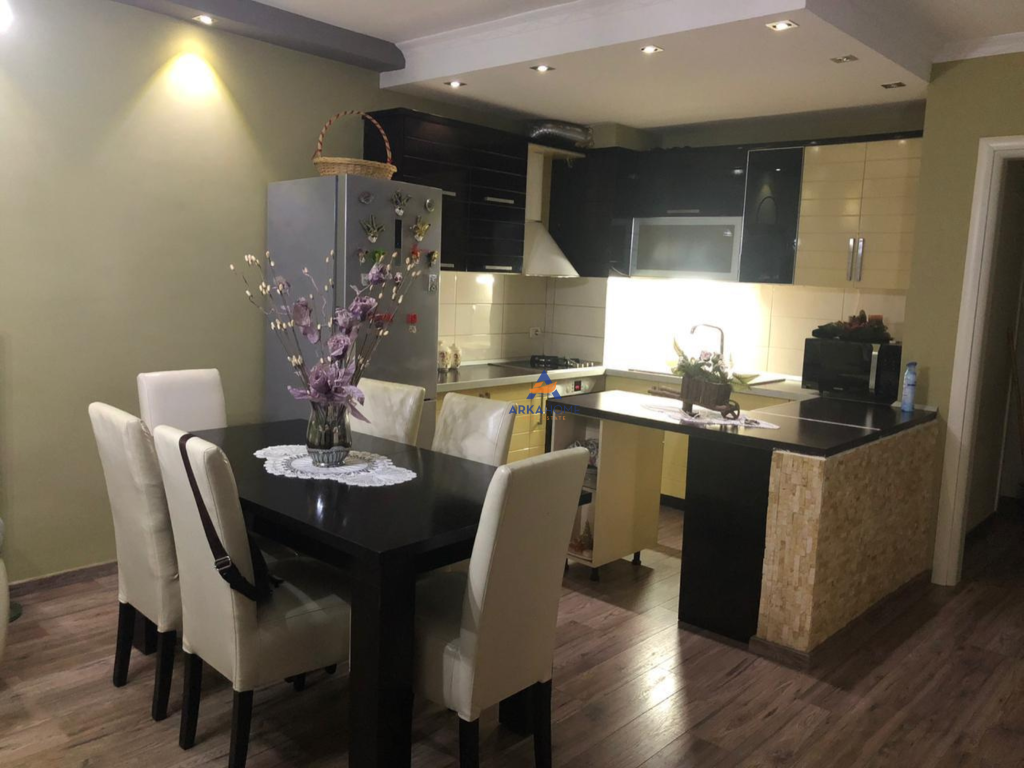 VENDESI APPARTAMENTO 2+1+BALCONE "PALLATET CABEJ, MISTO MAME" 119.000 EURO.