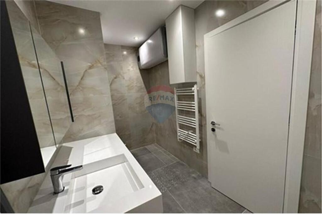 Appartamento - In Vendita - Zogu I Zi, Tirana € 210,000