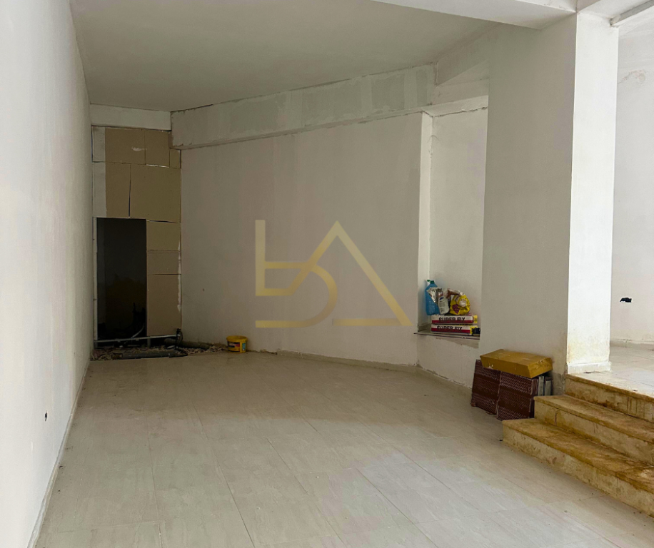Locale Commerciale in Affitto – Tirana, Zona Brryli