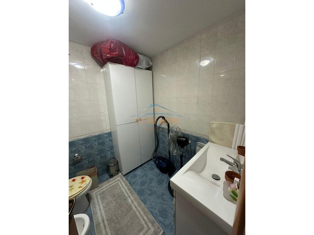 Affitto, Appartamento 2+1+2+Posto auto, Brryl, Tirana.