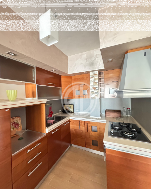 Appartamento 1+1 completamente arredato in vendita, vicino alla Stazione Ferroviaria, Durres.