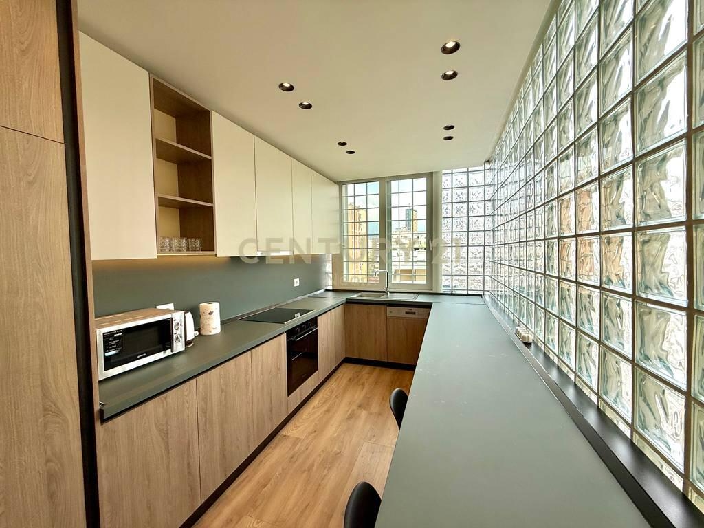 QIRA, APARTAMENT 3+1+2 + DEPO, RRUGA E KAVAJES! 1,200 € /Muaj