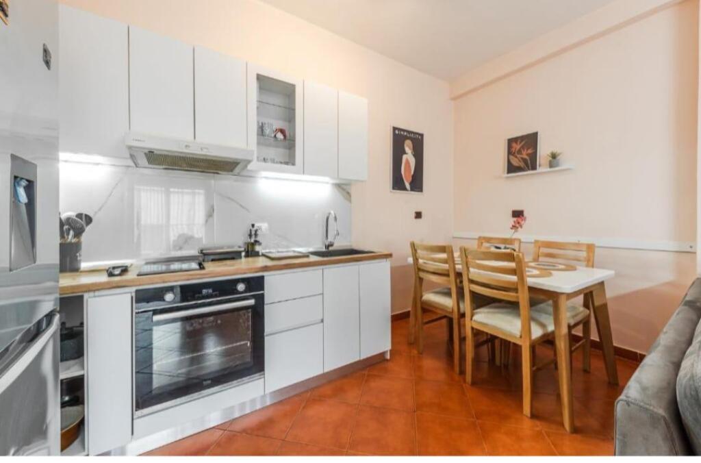 Apartment 1+1 for rent on Myslym Shyri Street.