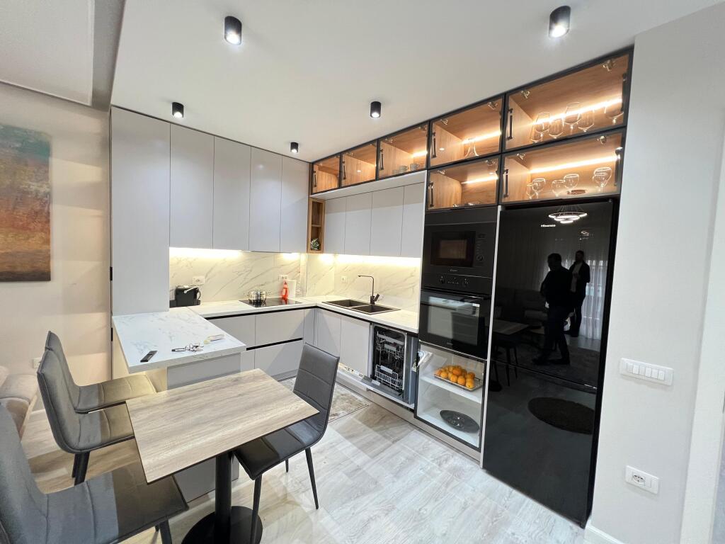 📣 SUPER RENT Apartment 2+1+2 Bathrooms+Parking 📍 Near Green City Residence, Astir ✨   🏢 New Building  🪜 5th Floor (With Elevator)  🛋️ Furnished in a Contemporary Style with Architect   💶 Price 800 Euro