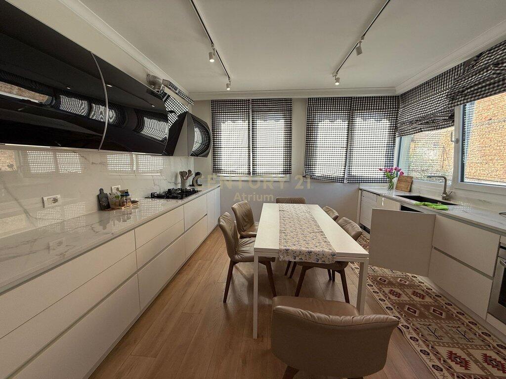 FOR RENT 170 M2 APARTMENT FOR CLINIC OR RESIDENCE AT BRRYLI!