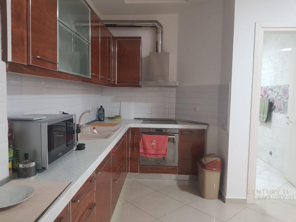 Ne Zog te Zi, Tek Le Bon Jepet Me Qira Apartament 2+1!