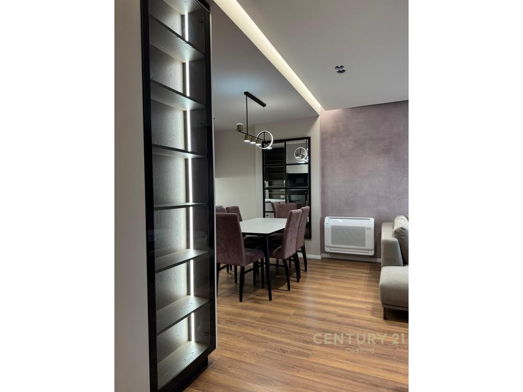 **APARTAMENT 1+1 TE SHKOLLA E KUQE PER QIRA