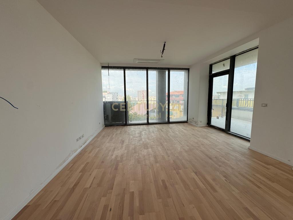 Office 2+1+ Parking For Rent in Lake View