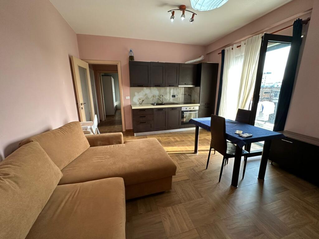 JEPET APARTAMENT 1+1+BALLKON ME QERA AFER QENDRES
