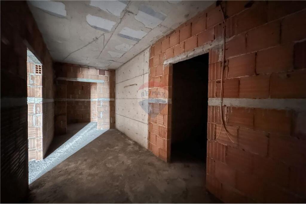 apartament per shitje , ne paskuqan