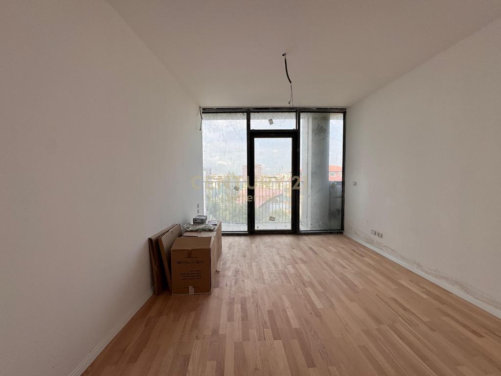 Office 2+1+ Parking For Rent in Lake View
