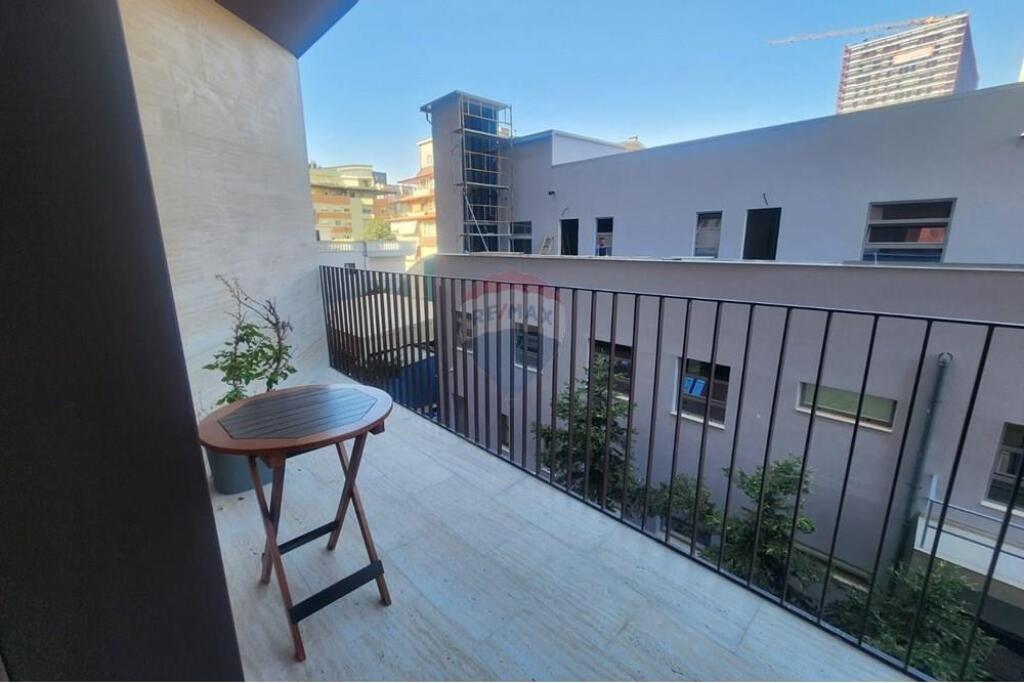 Tirane, affittasi appartamento 2+1+Balcone al 2° piano, 1.600 € (Via dei Kosovari) 530581008-35