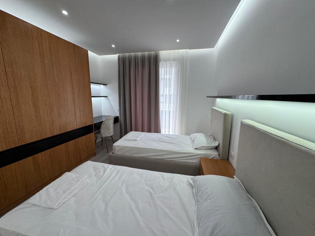 🏡 Jepet me qira apartament 2+1 📍 Univers City, pranë QTU 📌 Kati i 5-të, pallat i ri me ashensor 🛋️ I sapoarreduar  💶 Çmimi: 550 € / muaj  📞 Për më shumë informacion ose vizitë, kontaktoni.