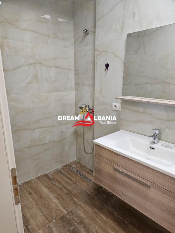 Appartamento 2+1+2 bagni in vendita vicino al Lago Artificiale vicino al Radisson Hotel a Tirana (ID 41211890)
