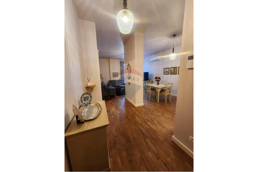 Tirane, affittasi appartamento 2+1+Balcone al 2° piano, 1.600 € (Via dei Kosovari) 530581008-35