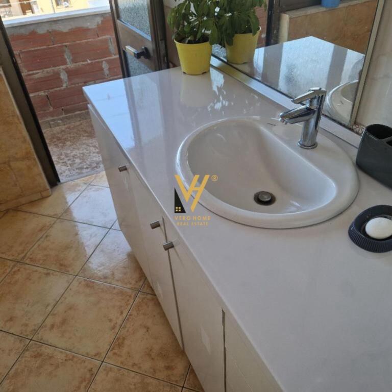 PRIVATE HOUSE FOR RENT ON BESA STREET 50,000 LEKE