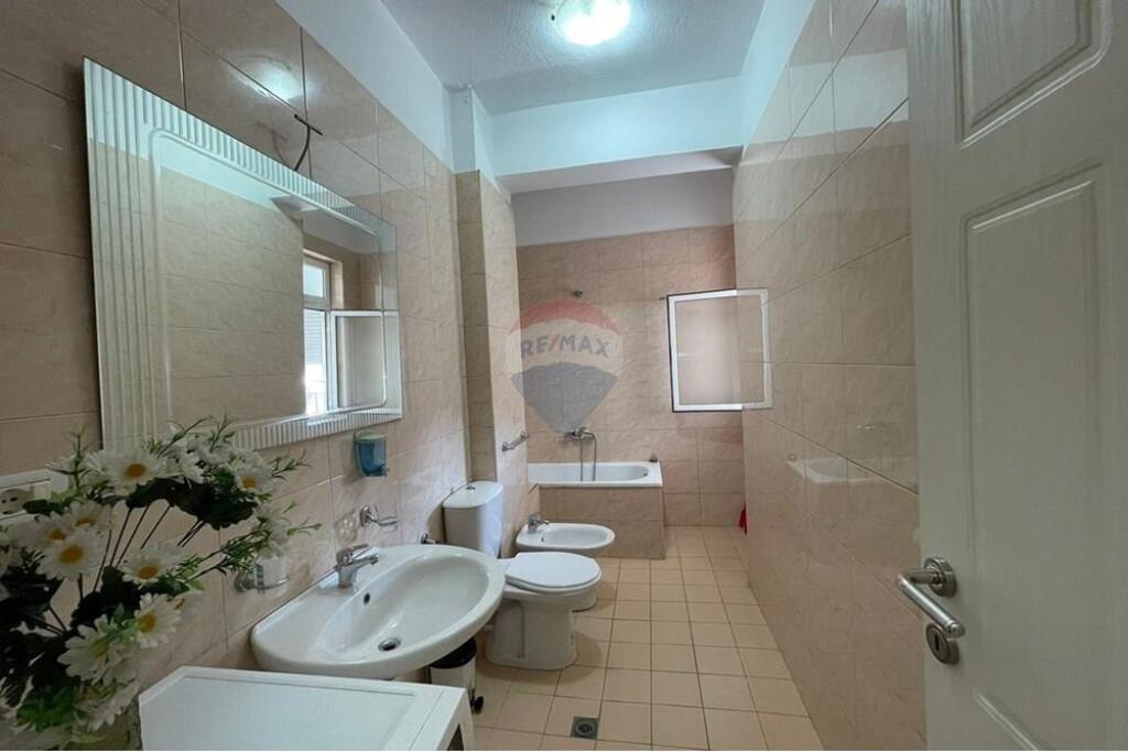 Apartment 2+1 for rent in Bllok!

