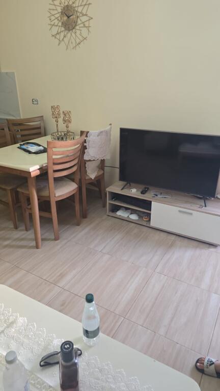 Jepet me qira apartament 1+1