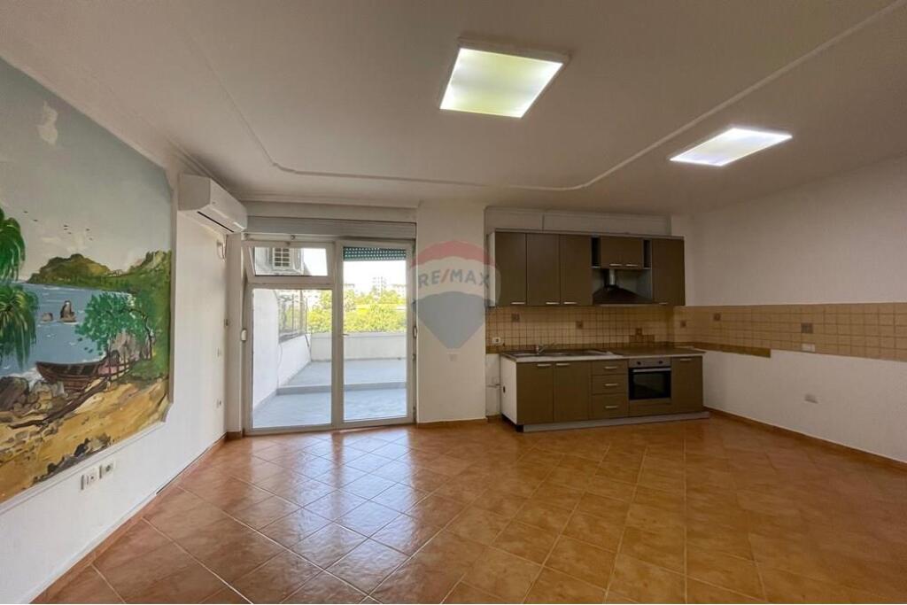 APPARTAMENTO 2+1 PER UFFICI IN VIA ELBASANIT