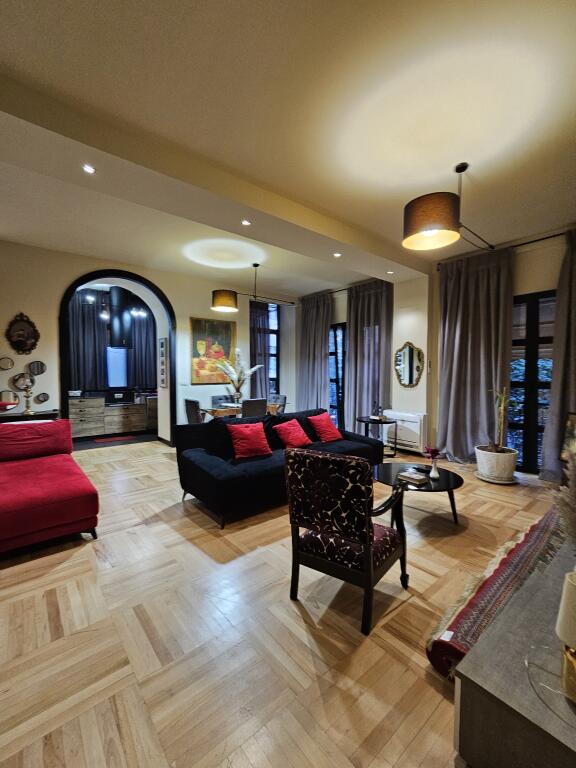 Jepet me Qera: 2+1 &amp; 1 Ballkon* *(📍Bigmarket.Prane Kristal centre )* - Kt.1 - *70.000 leke€/Muaj* - Sp.100 m² || Zone teper e Qete