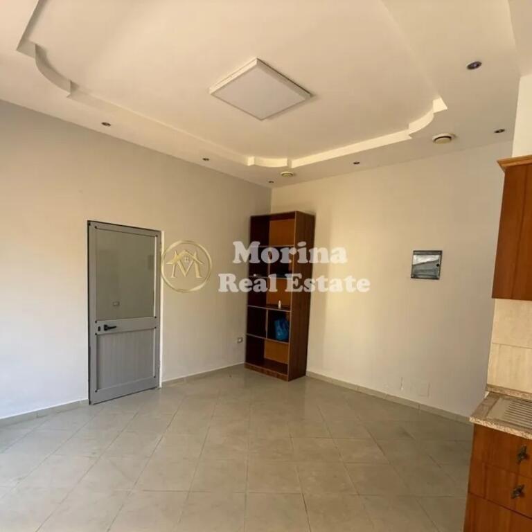 Affitto, Locale Commerciale, vicino alla Procura di Tirana, 550 euro/mese
