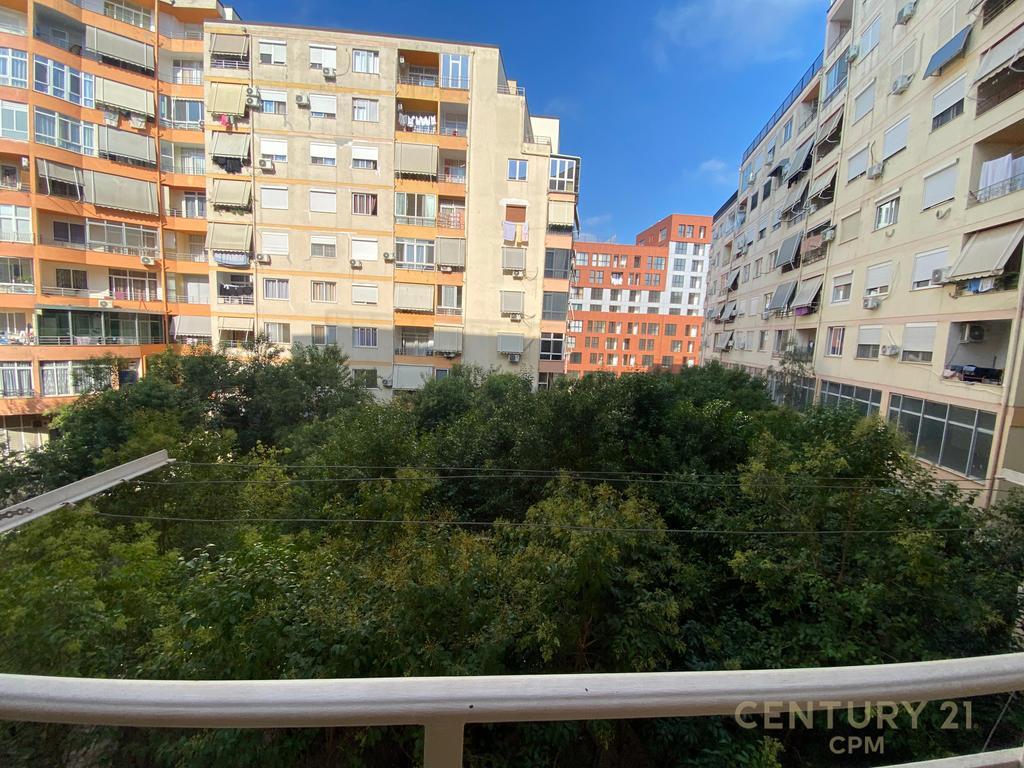 TEK KOMPLEKSI FRATARI ASTIR JAPIM ME QIRA APARTAMENT 2+1M