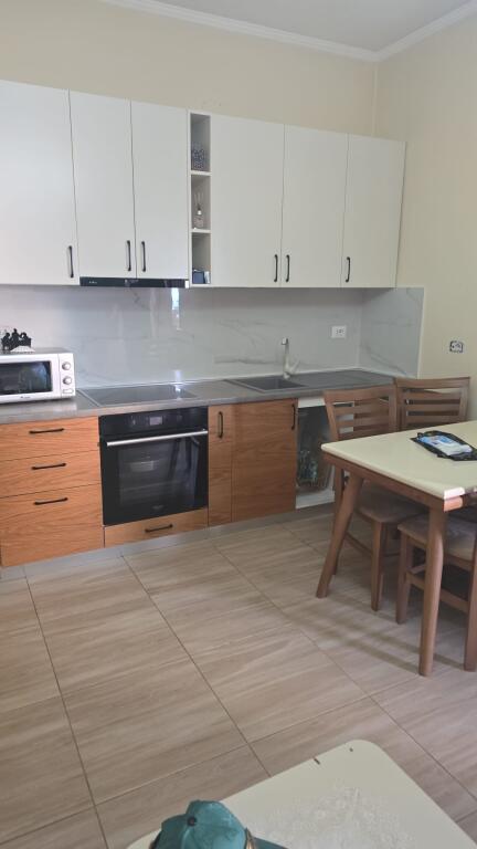 Jepet me qira apartament 1+1