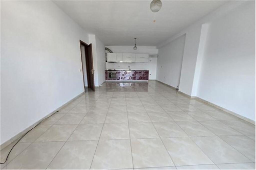 Apartsment 2+1+2 per shitje, Don Bosko