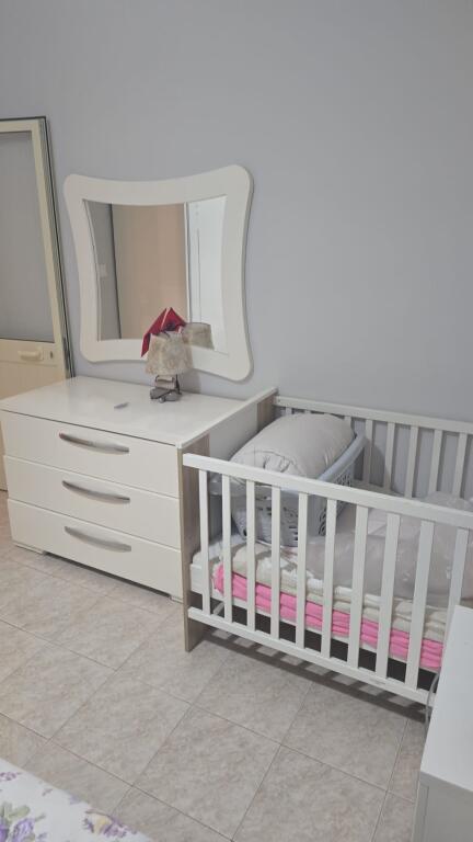 Jepet me qira apartament 1+1