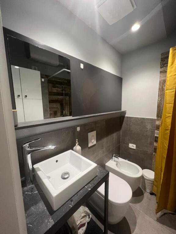 Affittasi appartamento 1+1 a Tirana e Re