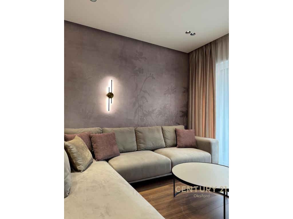 **APARTAMENT 1+1 TE SHKOLLA E KUQE PER QIRA