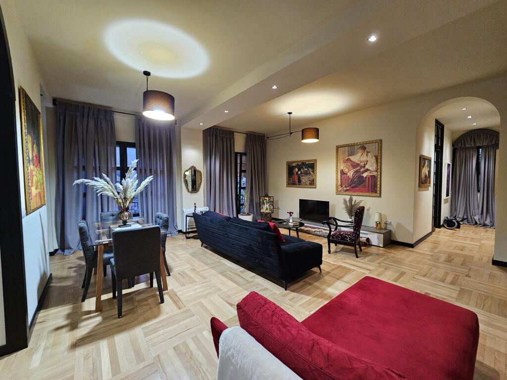 Jepet me Qera: 2+1 &amp; 1 Ballkon* *(📍Bigmarket.Prane Kristal centre )* - Kt.1 - *70.000 leke€/Muaj* - Sp.100 m² || Zone teper e Qete