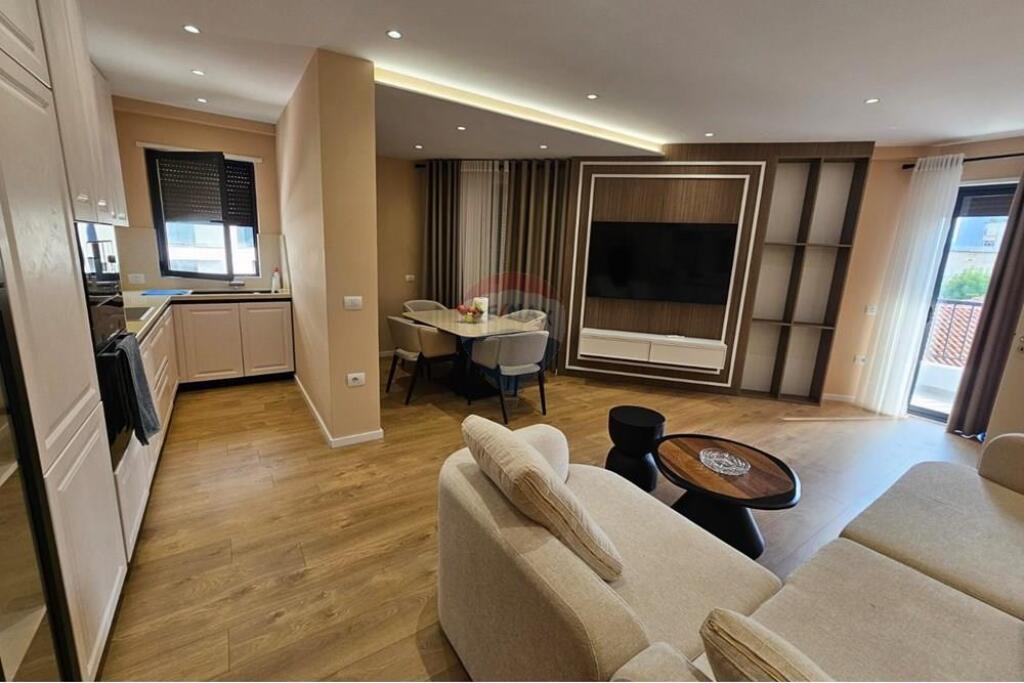 Via Durrës, Appartamento 2+1+2+Parcheggio in Vendita !