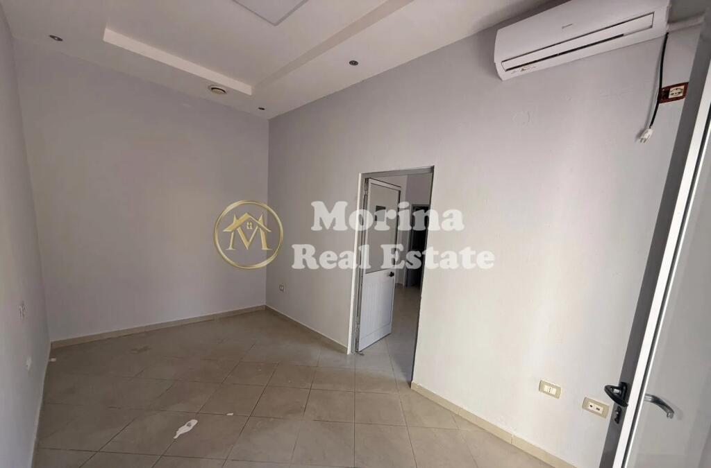 Affitto, Locale Commerciale, vicino alla Procura di Tirana, 550 euro/mese