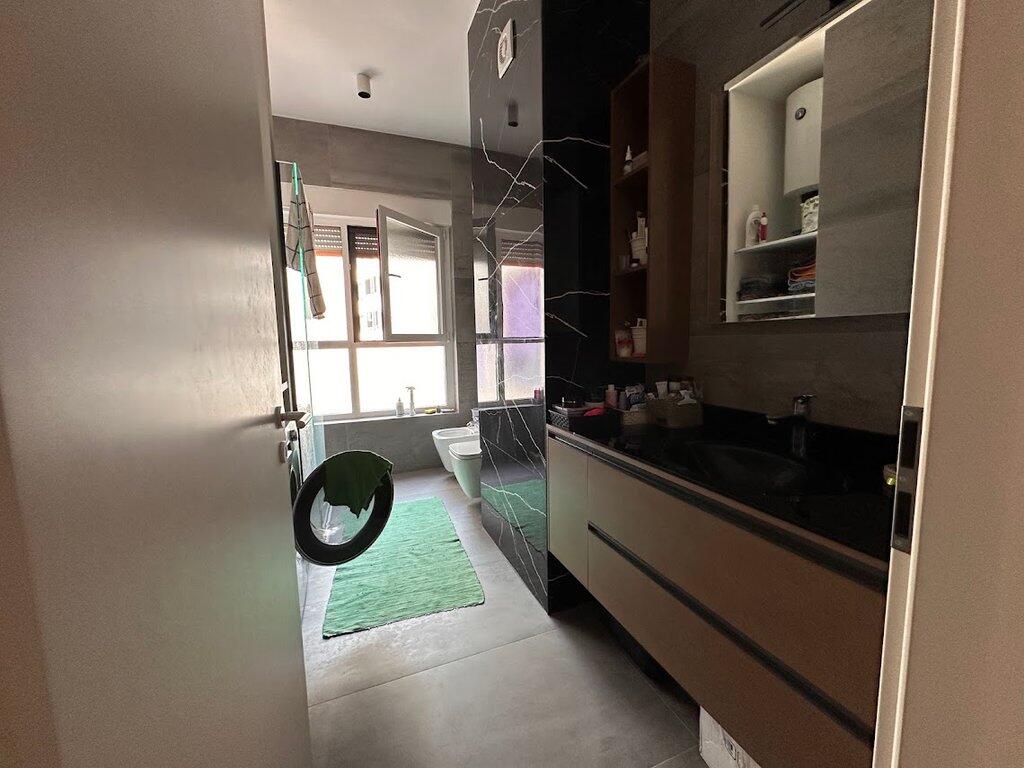 Appartamento 2+1+Posto Auto in vendita a Rezidenca Mangalem, Ali Demi