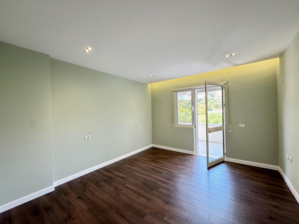 🏡 Qera Apartamet 2+1+2 📍Kopshti Botanik, Rruga Selita Vjeter💶Cmimi 55.000 Leke/ muaj