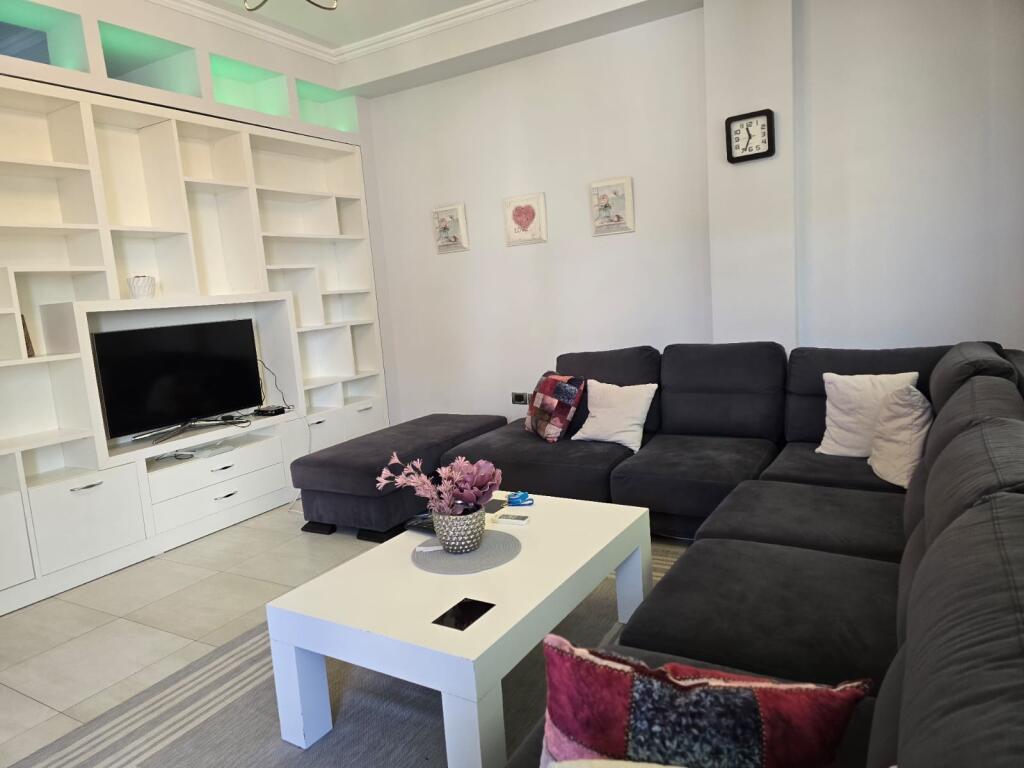 Apartament 2+1+2 me qira tek Rr. Rrapo Hekali