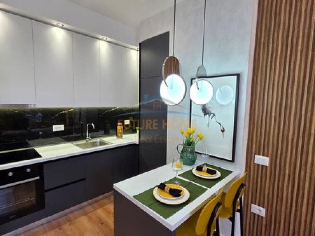 Shitet, Apartament 1+1, Vasil Shanto, Tiranë.