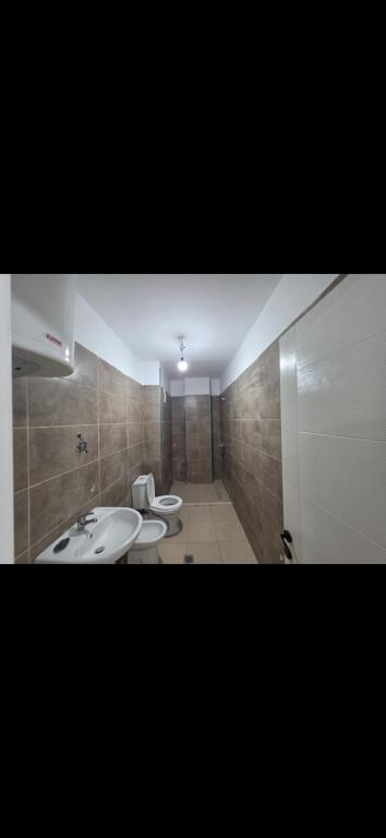 5 Maji Jepet Apartament 3+1+2 Me Qera Bosh
