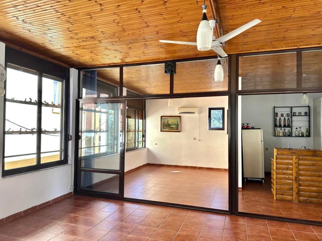 Business Premises For Rent: 73m²📍 Kavaja Street – Behind Turkish Sofra Price: 64,000 Leke / Month - The premises are RENTED EMPTY as in the photo