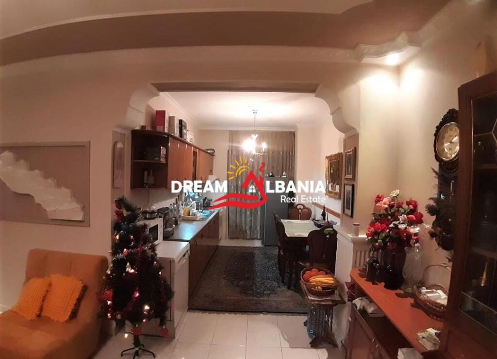 Apartament 3+1 me qera tek Mine Peza prane Prokurorise ne Tirane (ID 4231475)
