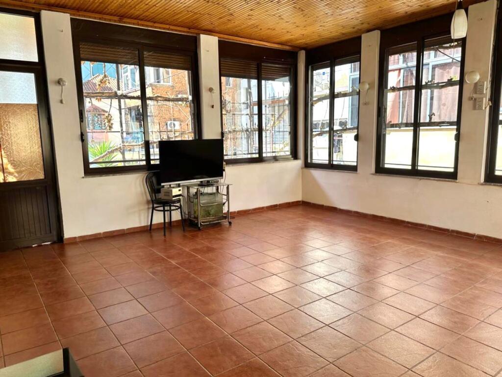 Business Premises For Rent: 73m²📍 Kavaja Street – Behind Turkish Sofra Price: 64,000 Leke / Month - The premises are RENTED EMPTY as in the photo