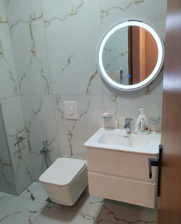 Jepet Me Qera Apartament 1+1+1 Ballkon