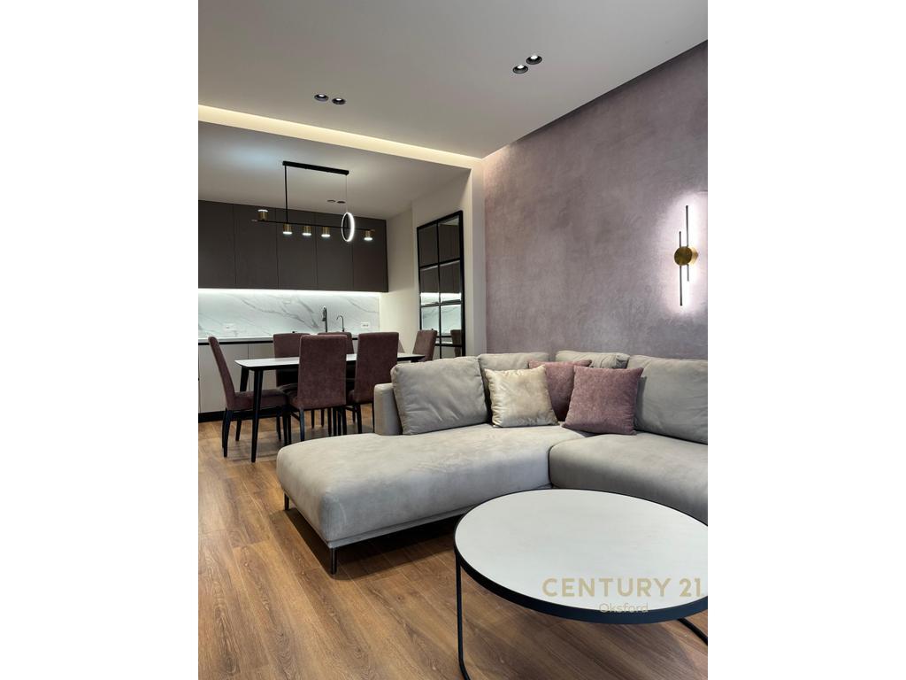 **APARTAMENT 1+1 TE SHKOLLA E KUQE PER QIRA