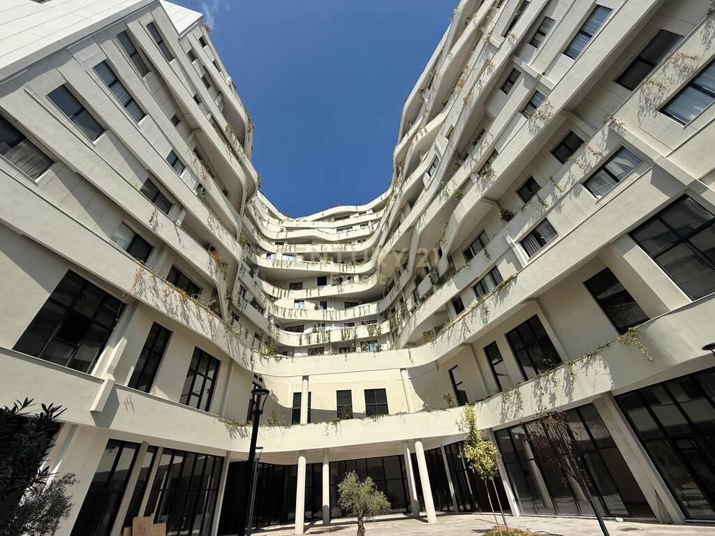 AFFITTIAMO LOCALE COMMERCIALE A VASIL SHANTO - SPRING RESIDENCE!