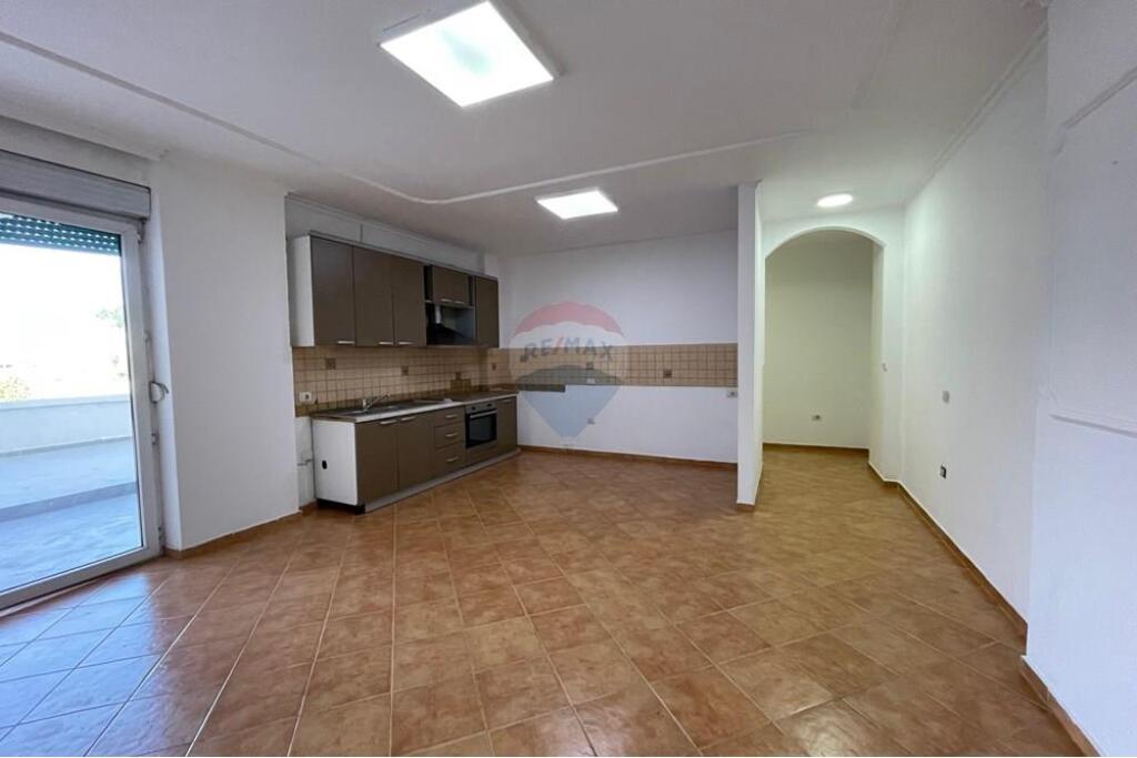 APPARTAMENTO 2+1 PER UFFICI IN VIA ELBASANIT