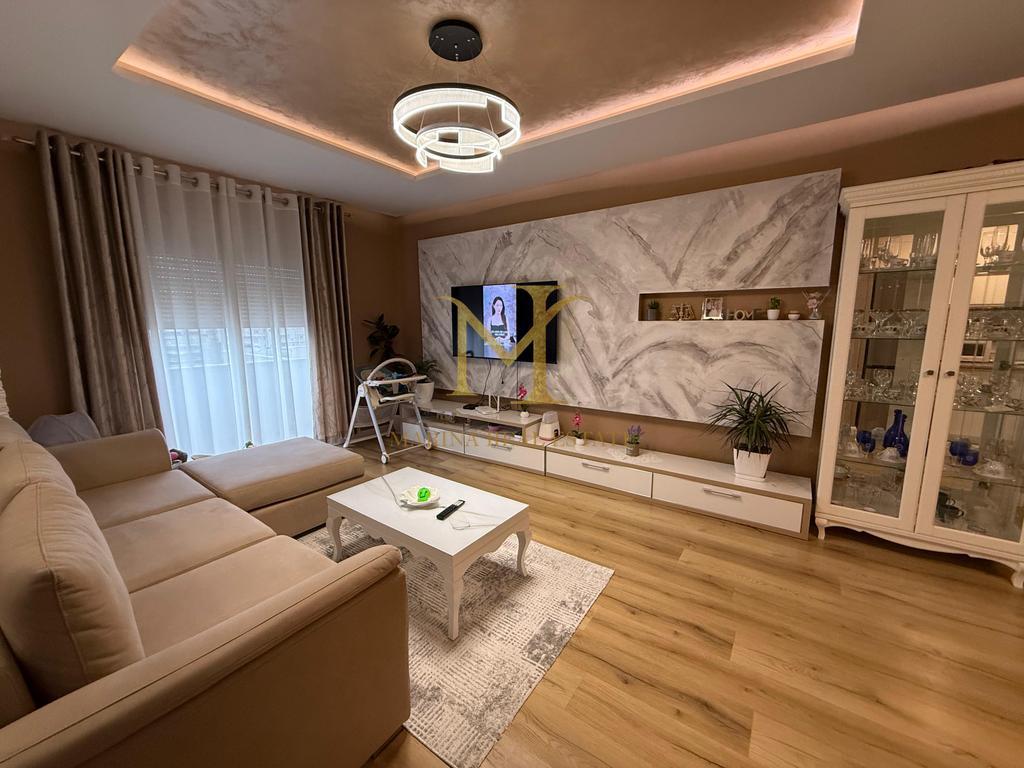 Offerto in Affitto Appartamento 2+1 investito, Stazione dei Treni di Durres !!