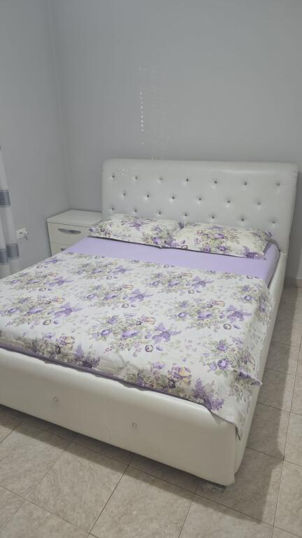 Jepet me qira apartament 1+1